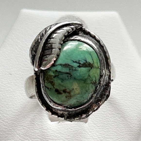 Vintage Jewelry - Vintage Southwestern Turquoise Sterling Silver Ring